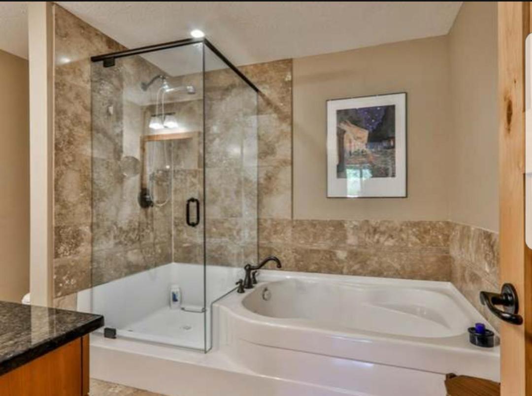 Luxurious Rundle Cliffs Lodge In Spring Creek Canmore Eksteriør bilde